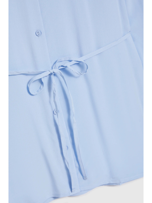 Moodo Svetlo modra bluza z vezavo Moodo