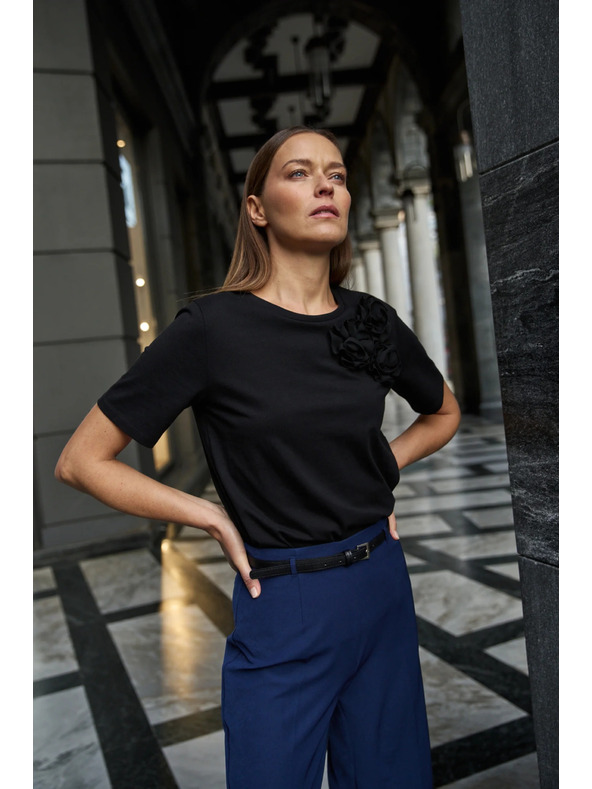 Moodo Bombažna majica z aplikacijo črne barve Moodo