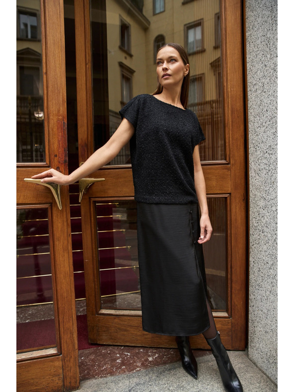 Moodo Sijoč top s kratkimi rokavi črne barve Moodo