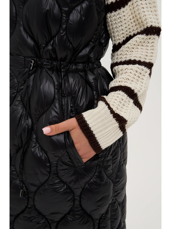 Moodo Prešit telovnik črne barve Moodo