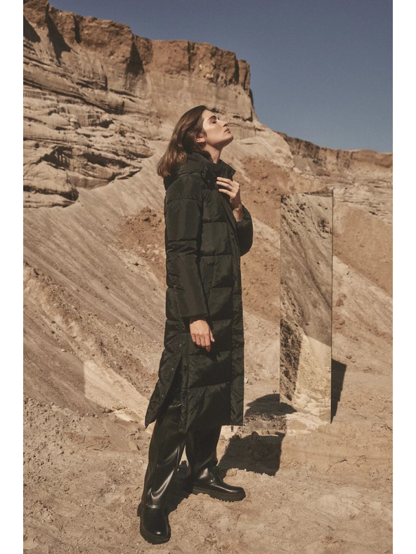 Moodo Prešita jakna s kapuco črna Moodo