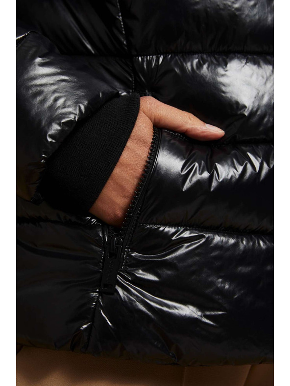 Moodo Prešita jakna s krzneno kapuco Moodo