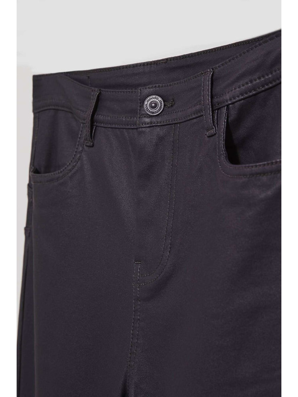 Moodo Voskane ozke sive hlače Moodo