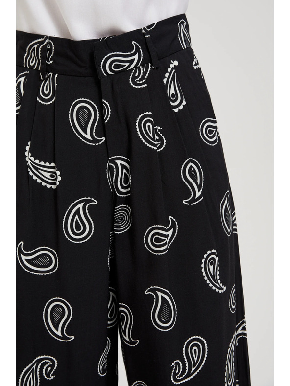 Moodo Črne hlače z nežnim vzorcem Moodo