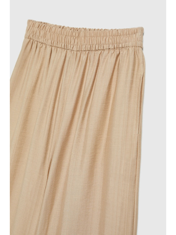 Moodo Bež hlače z širokimi hlačnicami in elastičnim pasom Moodo