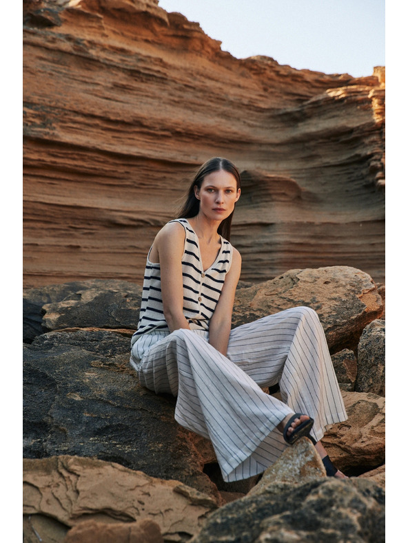 Moodo Lanene hlače prugaste bele Moodo