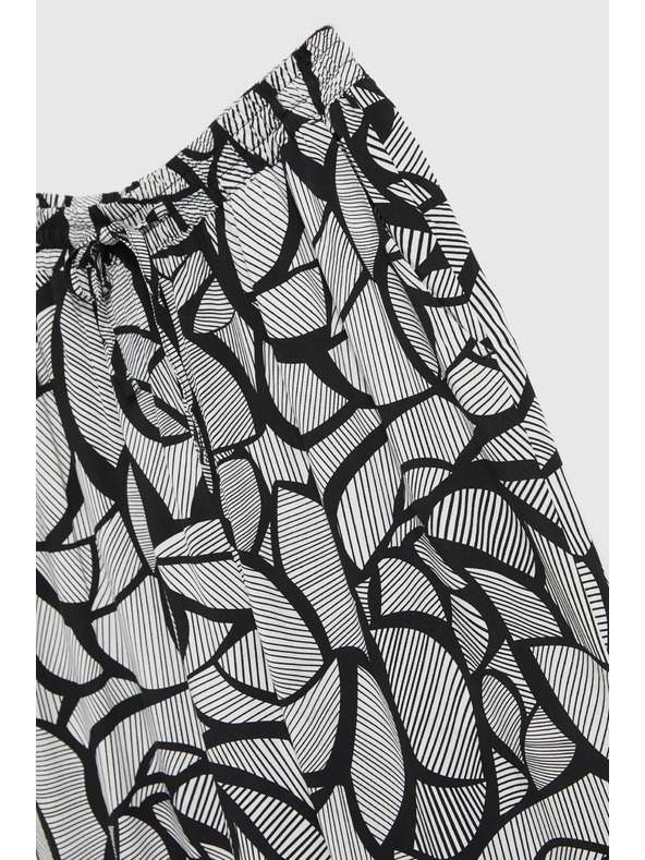 Moodo Viskozne hlače z ravnimi hlačnicami črno-bele Moodo