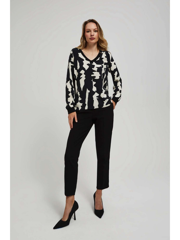 Moodo Vzorčasta srajca z V-izrezom črna Moodo