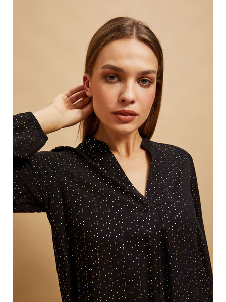 Moodo Črna srajca z V-izrezom Moodo