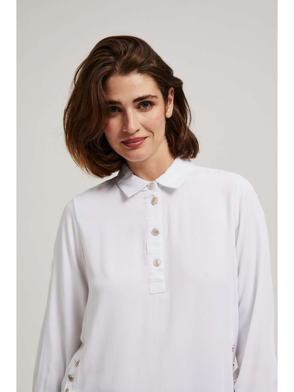 Moodo Bela bluza z okrasnimi gumbi na izrezu in rokavi Moodo