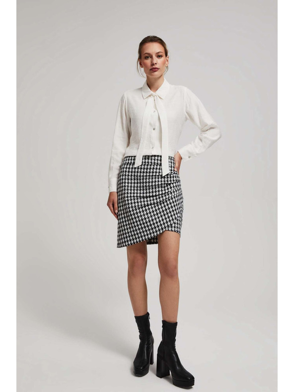 Moodo Perleasta srajca Moodo z zavezanim izrezom in okrasnimi gumbi