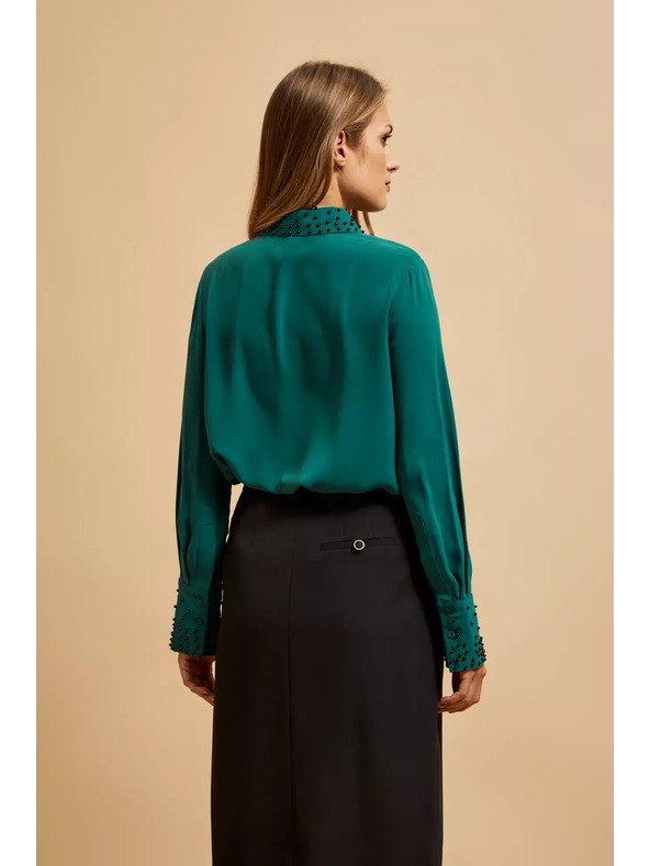 Moodo Srajca okrašena z biseri Moodo