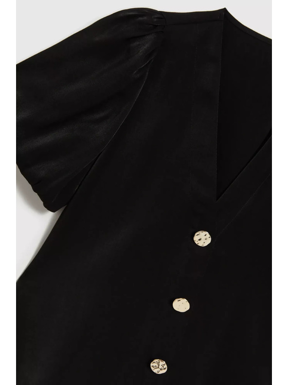 Moodo Črna srajca z nabranimi rokavi in okrasnimi gumbi Moodo