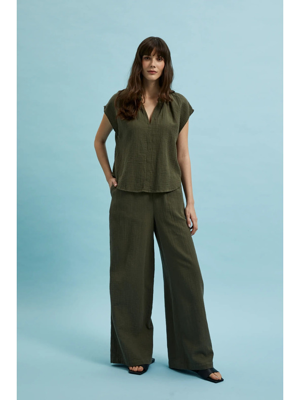 Moodo Bombažna bluza z V-izrezom olivno zelena Moodo