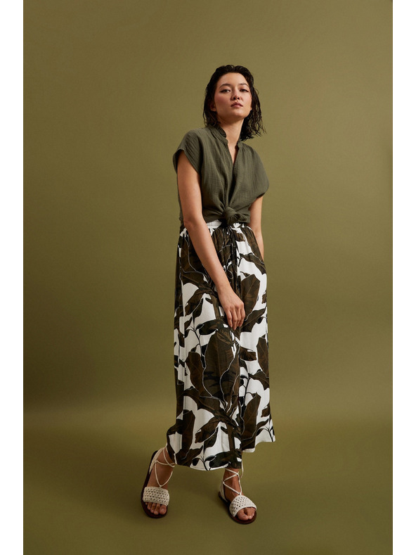 Moodo Bombažna bluza z V-izrezom olivno zelena Moodo