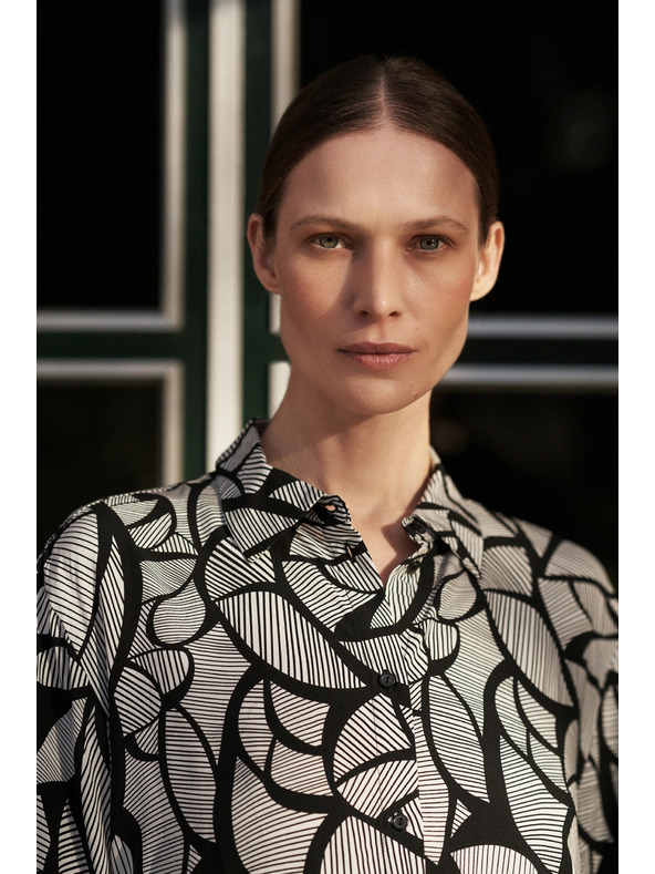 Moodo Viskozna srajca črno-bela Moodo