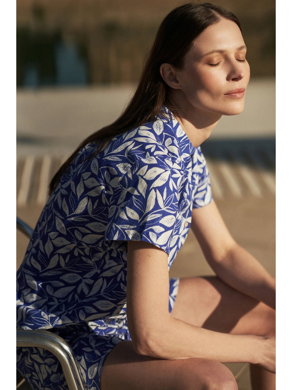 Moodo Modra srajca z ovratnikom in rastlinskim vzorcem Moodo