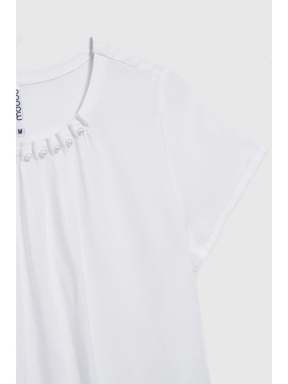 Moodo Bela srajca okrašena z biseri na izrezu Moodo