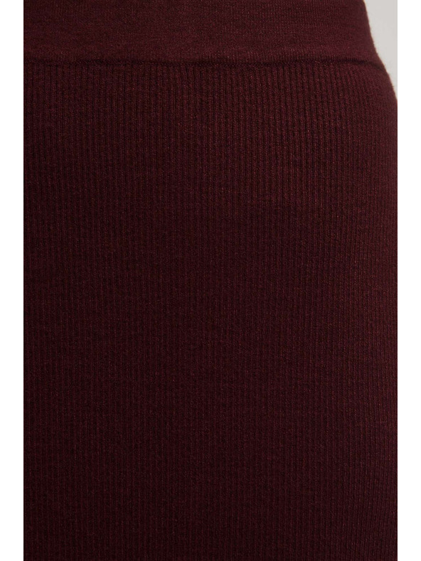 Moodo Oprijeta pletenina kostanjeve barve Moodo