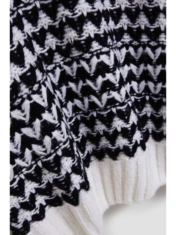 Moodo Črno-bel pulover z rolakom Moodo