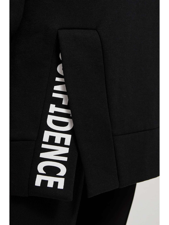 Moodo Oversized pulover z napisom Moodo