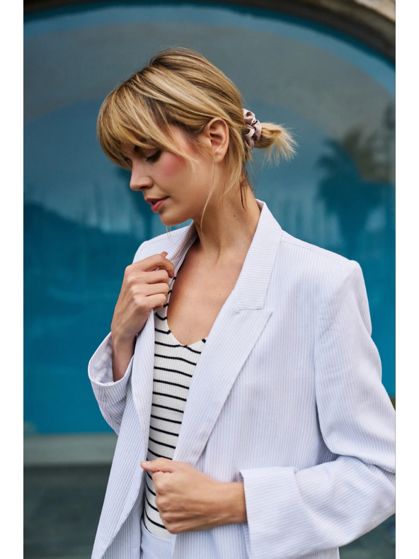 Moodo Viskozni suknjič s črtami bel Moodo