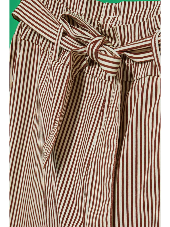 Moodo Prečrtane hlače z pasom v pasu Moodo