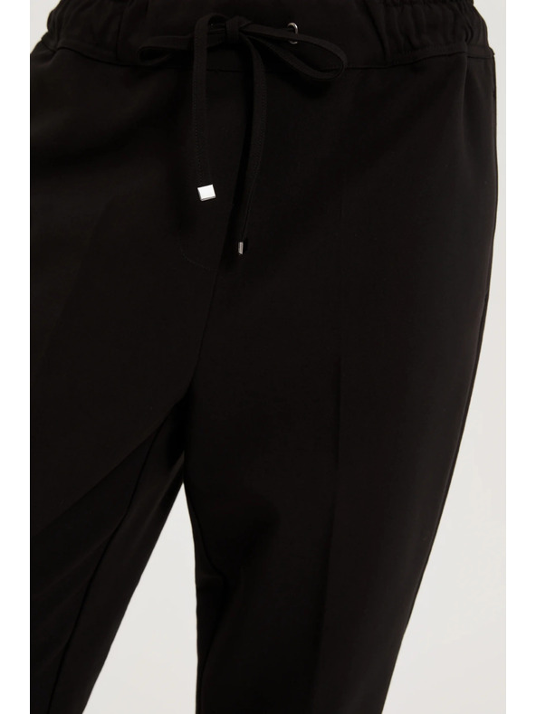 Moodo Črne hlače s strukturo in ravnimi hlačnicami Moodo