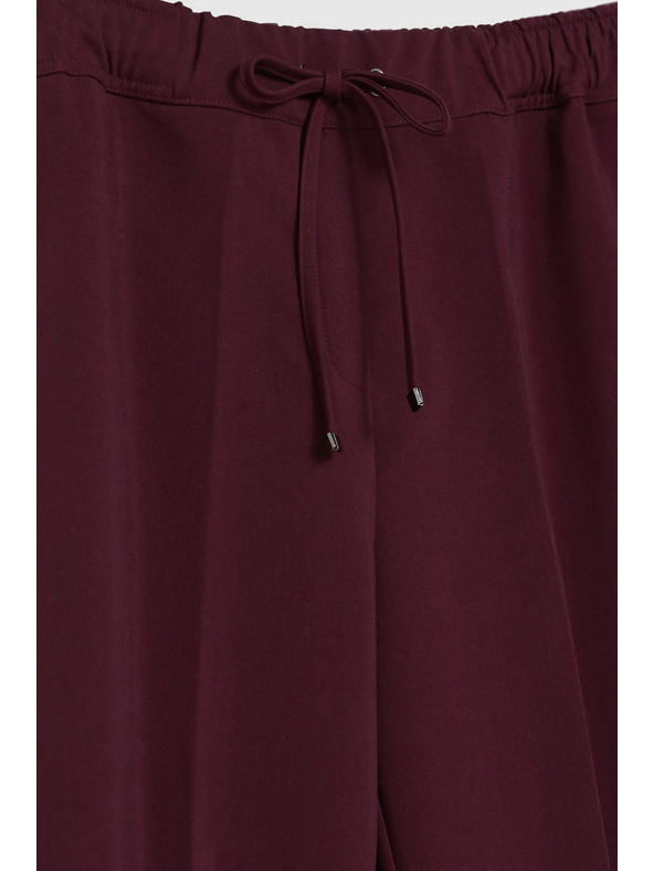 Moodo Vinsko rdeče hlače s strukturo in ravnimi hlačnicami Moodo