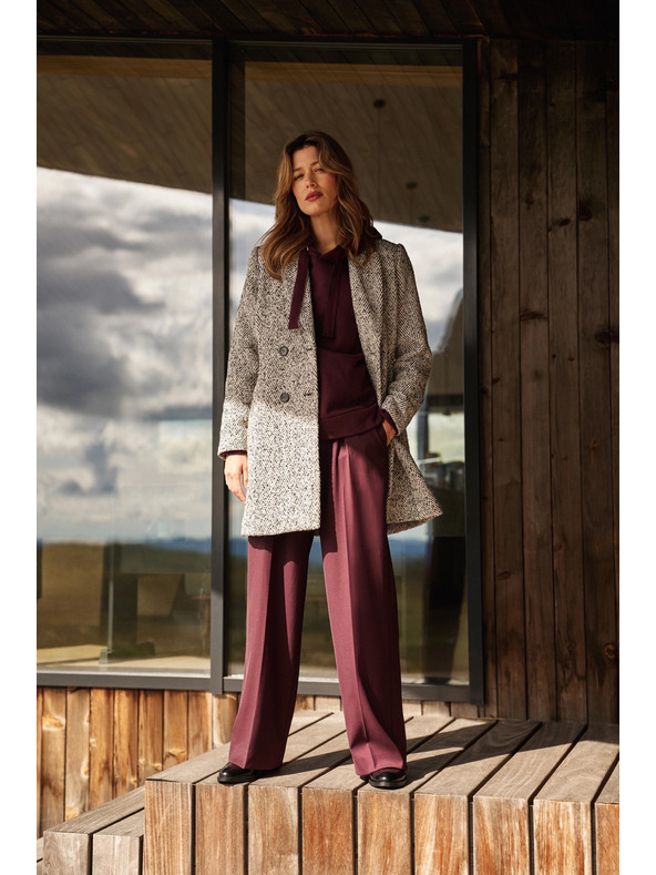 Moodo Vinsko rdeče hlače s strukturo in pasom Moodo