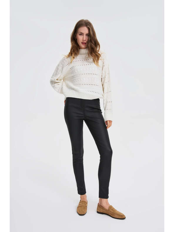 Moodo Voskane hlače črne Moodo