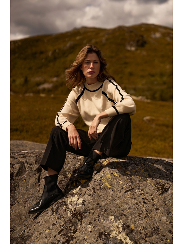 Moodo Črne hlače z pasom Moodo