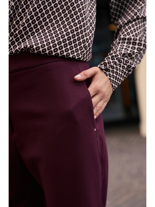 Moodo Gladke burgundske hlače Moodo