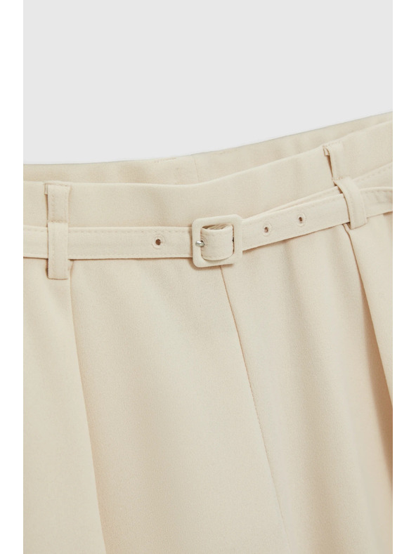 Moodo Bežaste hlače z pasom Moodo