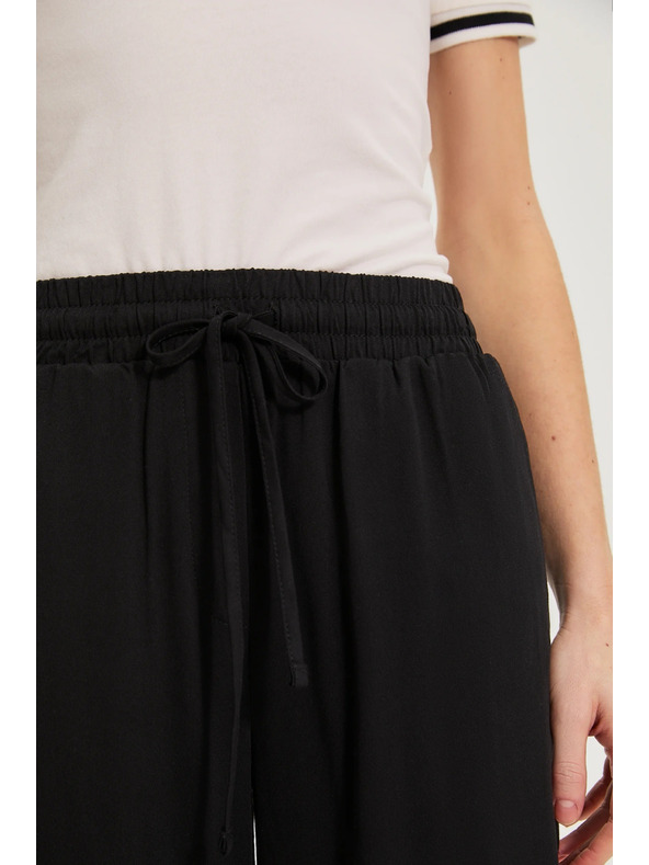 Moodo Črne viskozne hlače Moodo