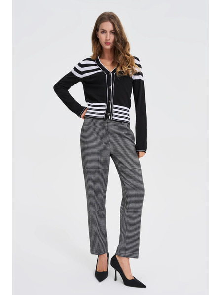 Moodo Pulover z okrasnimi gumbi črn Moodo