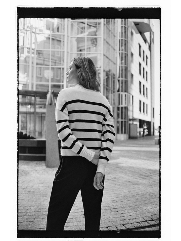 Moodo Črtast kardigan ecru Moodo