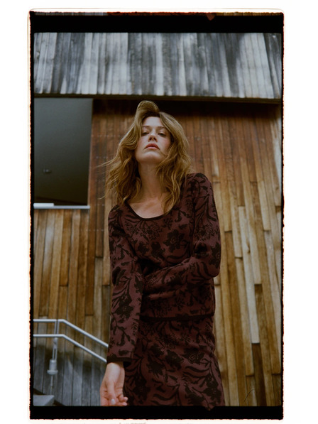 Moodo Rjav pulover z rastlinskim vzorcem Moodo