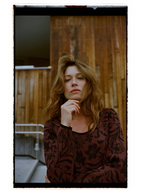 Moodo Rjav pulover z rastlinskim vzorcem Moodo