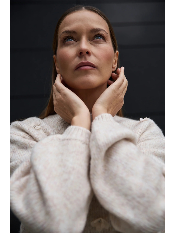 Moodo Béžasti pulover z aplikacijo Moodo