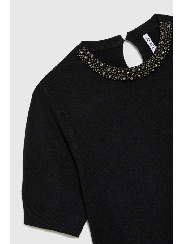 Moodo Črn pulover z okrasnim izrezom Moodo