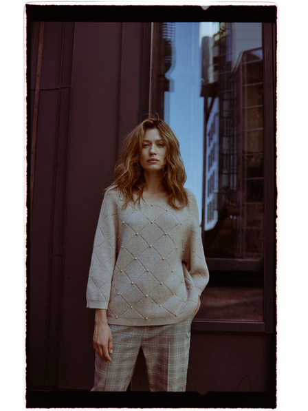 Moodo Bež pulover, okrašen z biseri Moodo