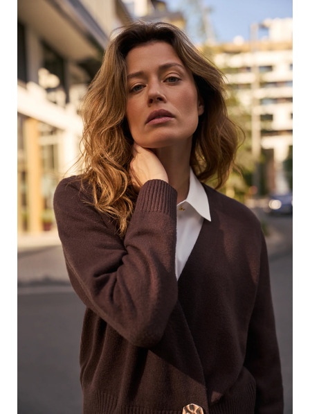 Moodo Rjav kardigan z okrasnim gumbom Moodo