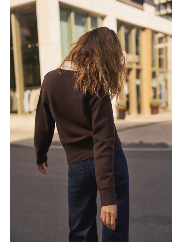 Moodo Rjav kardigan z okrasnim gumbom Moodo