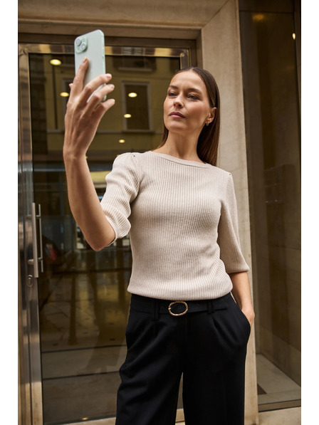 Moodo Rebrast bež pulover z napihnjeni rokavi Moodo