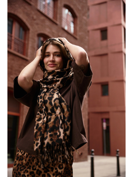 Moodo Šal v leopardjim vzoru s cofki rjav Moodo