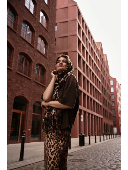 Moodo Šal v leopardjim vzoru s cofki rjav Moodo