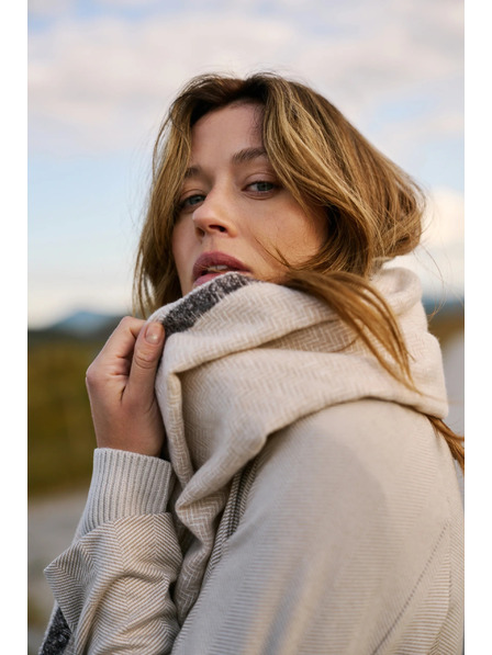 Moodo Gladek bež šal Moodo