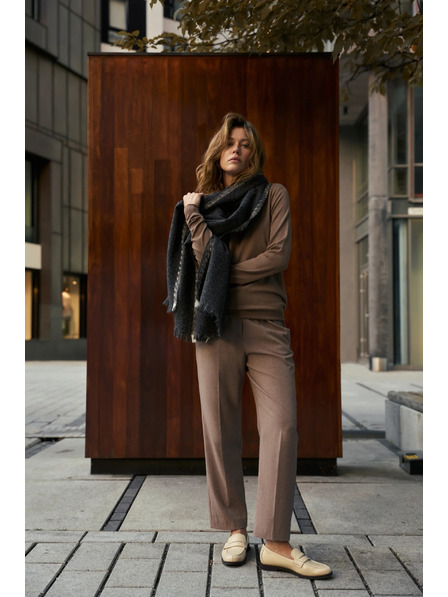 Moodo Gladek temno siv šal Moodo