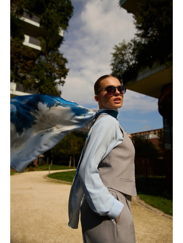 Moodo Šal s cvetličnim vzorcem svetlo modre barve Moodo